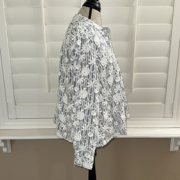 Pilcro THE WHITNEY TRAPEZE STRIPED FLORAL BUTTON Top IVORY - Picture 5 of 12